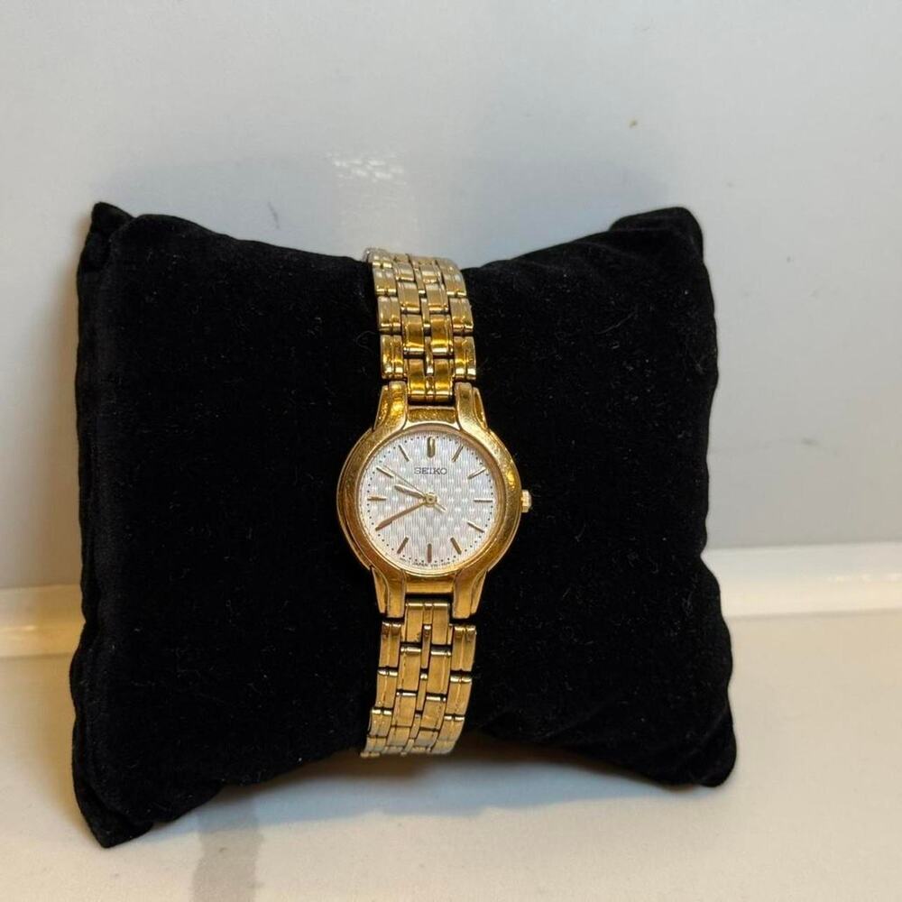 Gold Tone Seiko Women’s Watch Woven Face Unique